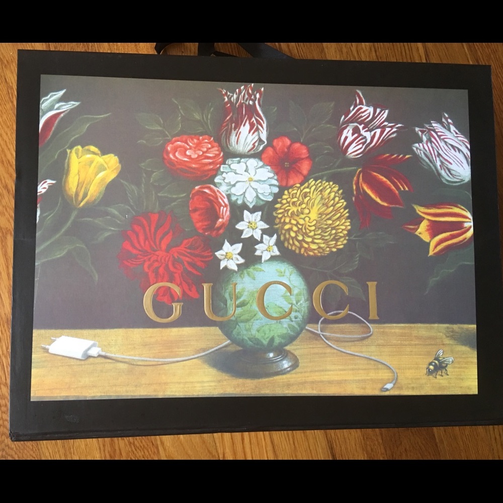 AUTHENTIC GUCCI EMPTY MAGNETIC BOX 15 X 11 X 6 in